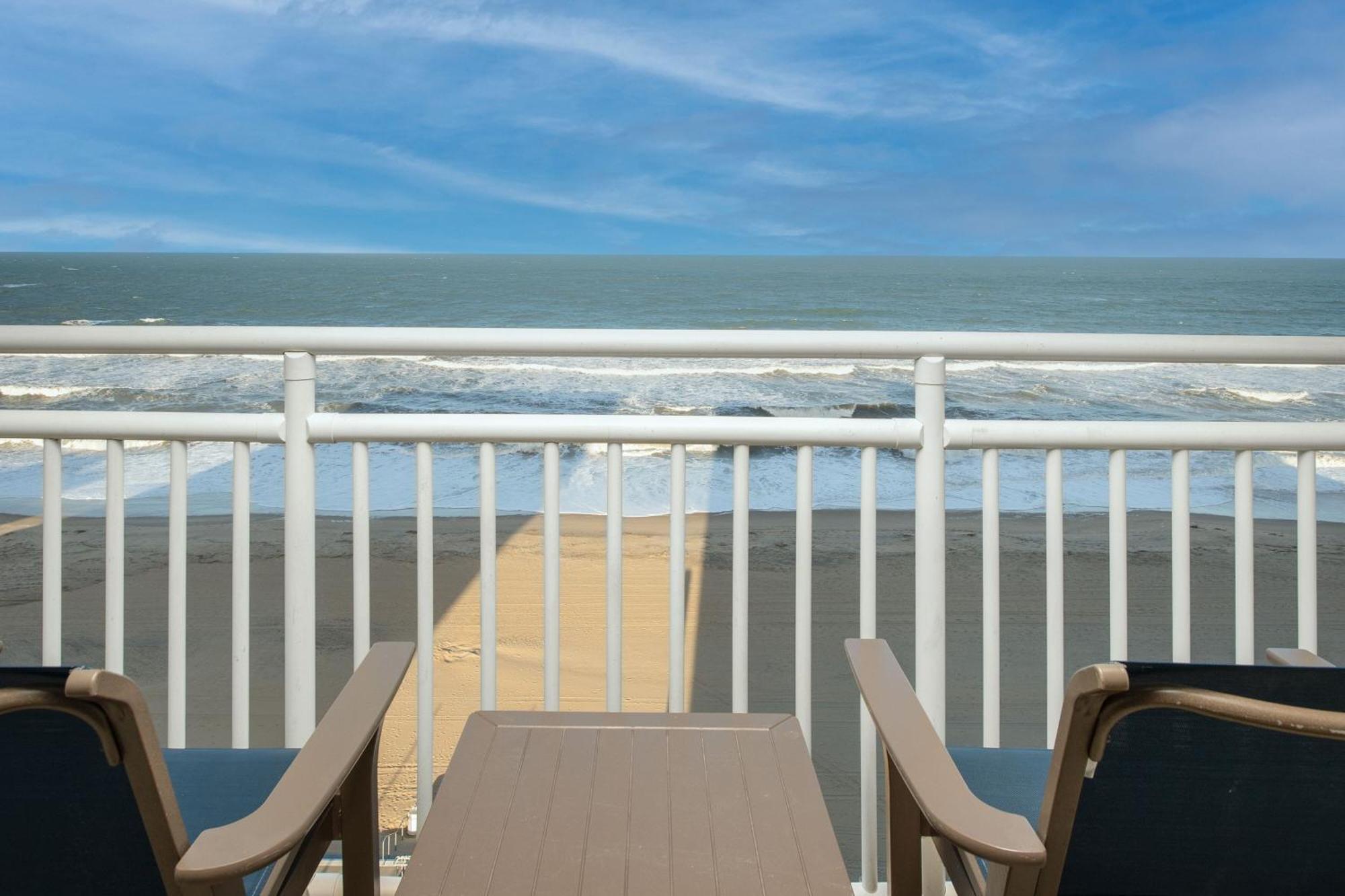 Courtyard Virginia Beach Oceanfront / North 37Th Street Otel Dış mekan fotoğraf