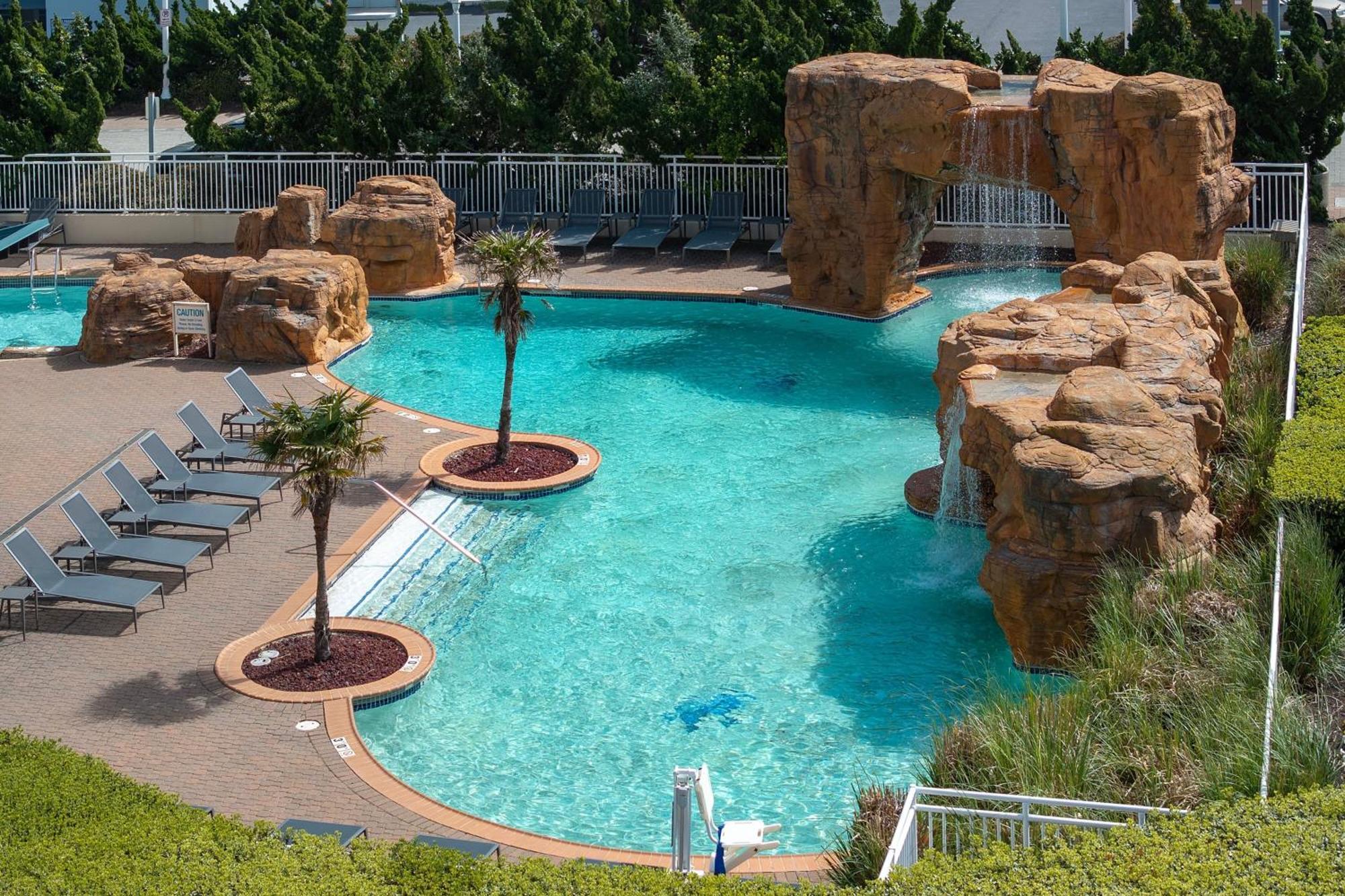 Courtyard Virginia Beach Oceanfront / North 37Th Street Otel Dış mekan fotoğraf